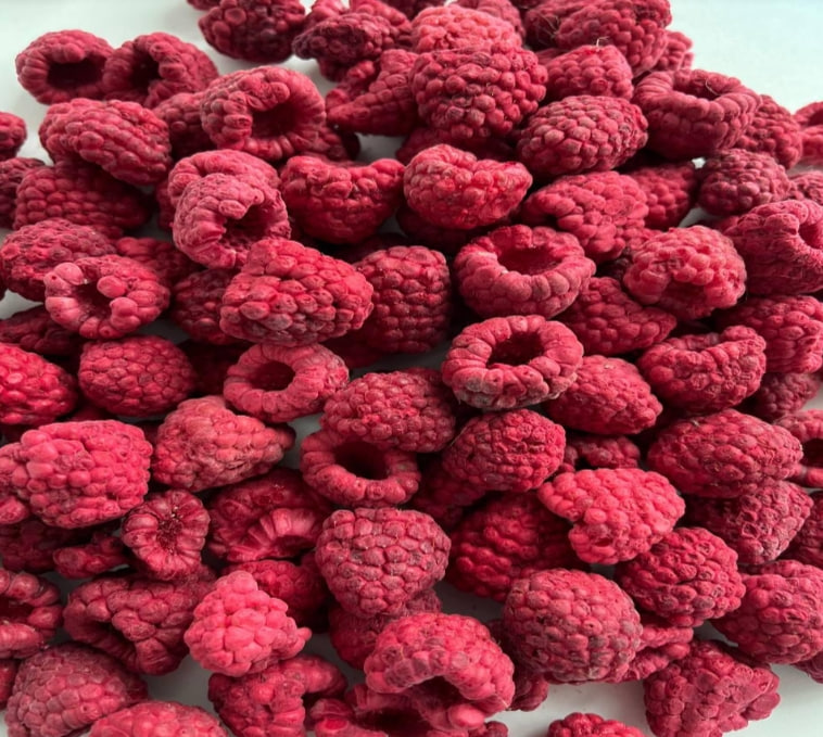 Freeze-dried raspberries 0